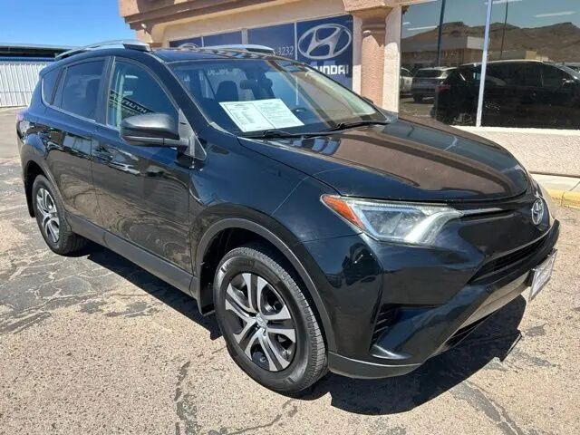 2016 Toyota RAV4 LE — photo 1 of 26
