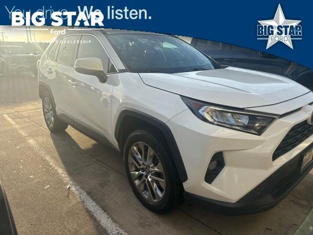 2020 Toyota RAV4 XLE Premium — photo 1 of 1