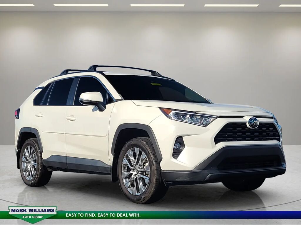 2021 Toyota RAV4 XLE Premium — photo 1 of 12