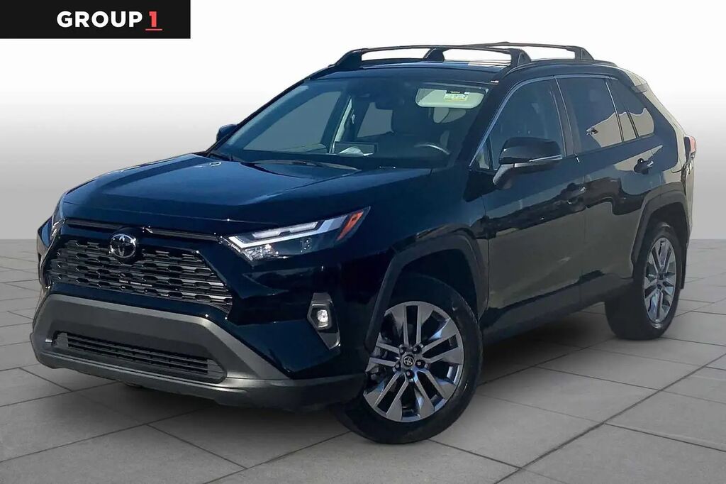 2025 Toyota RAV4 XLE Premium — photo 1 of 13