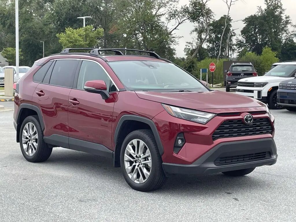 2025 Toyota RAV4 XLE Premium — photo 1 of 13