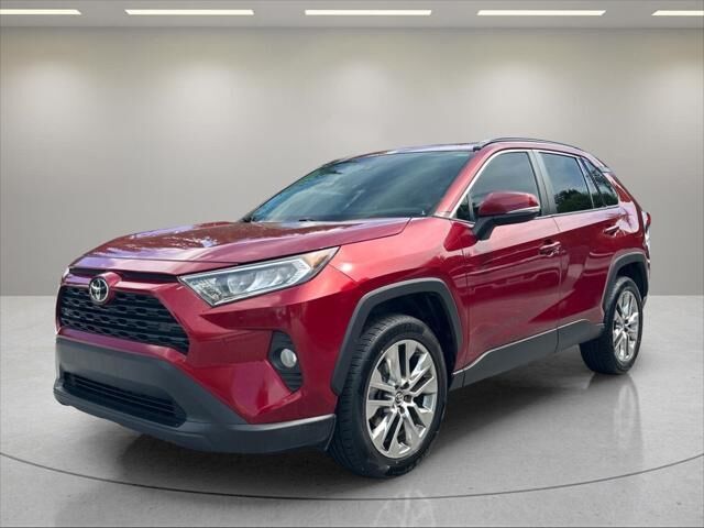 2019 Toyota RAV4 XLE Premium — photo 1 of 26