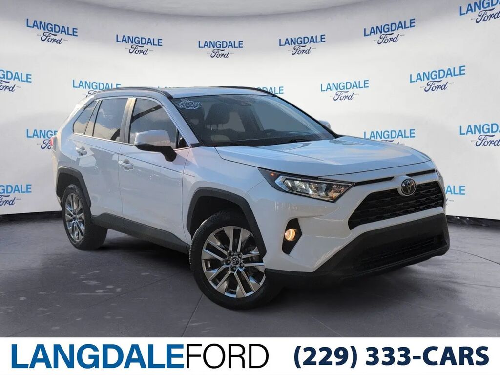 2020 Toyota RAV4 XLE Premium — photo 1 of 13
