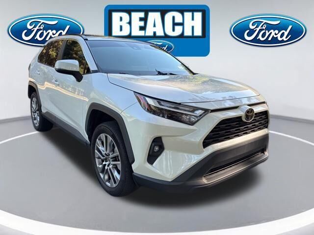 2022 Toyota RAV4 XLE Premium