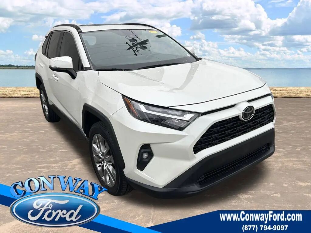2022 Toyota RAV4 XLE Premium — photo 1 of 12