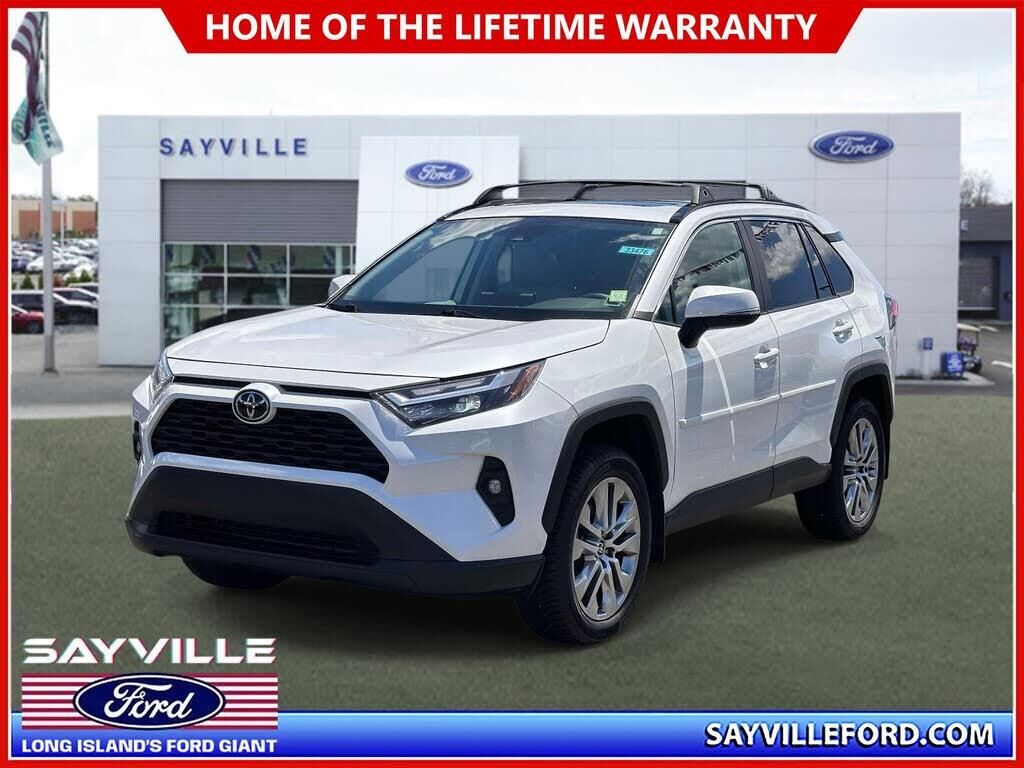 2024 Toyota RAV4 XLE Premium — photo 1 of 15
