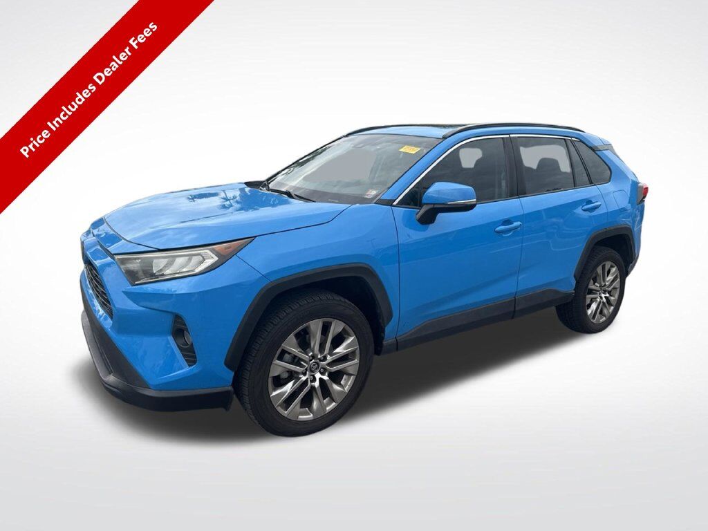 2021 Toyota RAV4 XLE Premium — photo 1 of 13