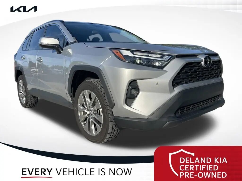 2023 Toyota RAV4 XLE Premium — photo 1 of 10