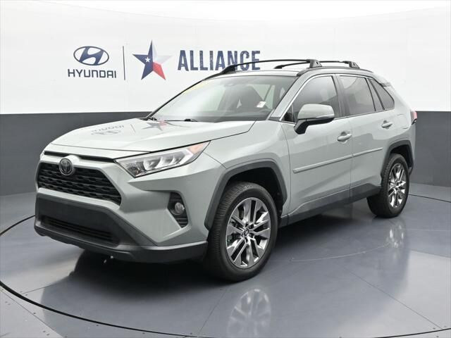 2020 Toyota RAV4 XLE Premium — photo 1 of 13