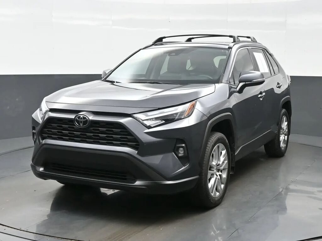 2025 Toyota RAV4 XLE Premium — photo 1 of 13