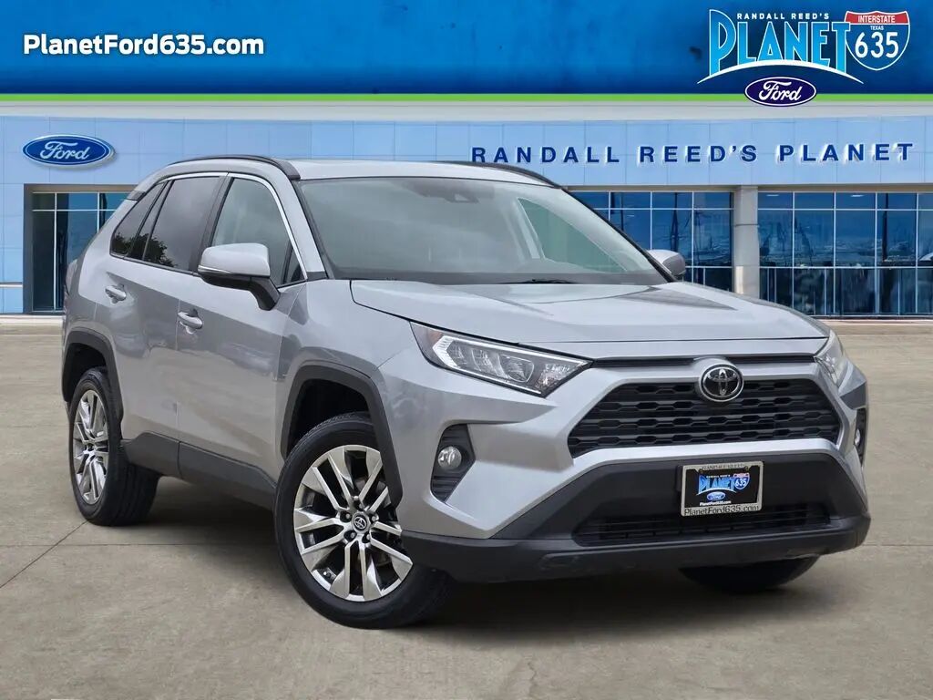 2019 Toyota RAV4 XLE Premium — photo 1 of 12