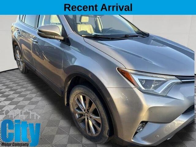2018 Toyota RAV4 Limited — photo 1 of 5