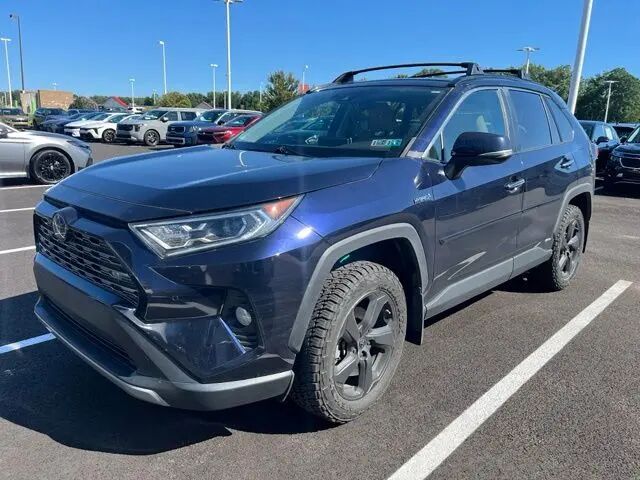 2019 Toyota RAV4 Hybrid Limited — photo 1 of 17