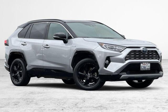 2020 Toyota RAV4 Hybrid XSE — photo 1 of 13