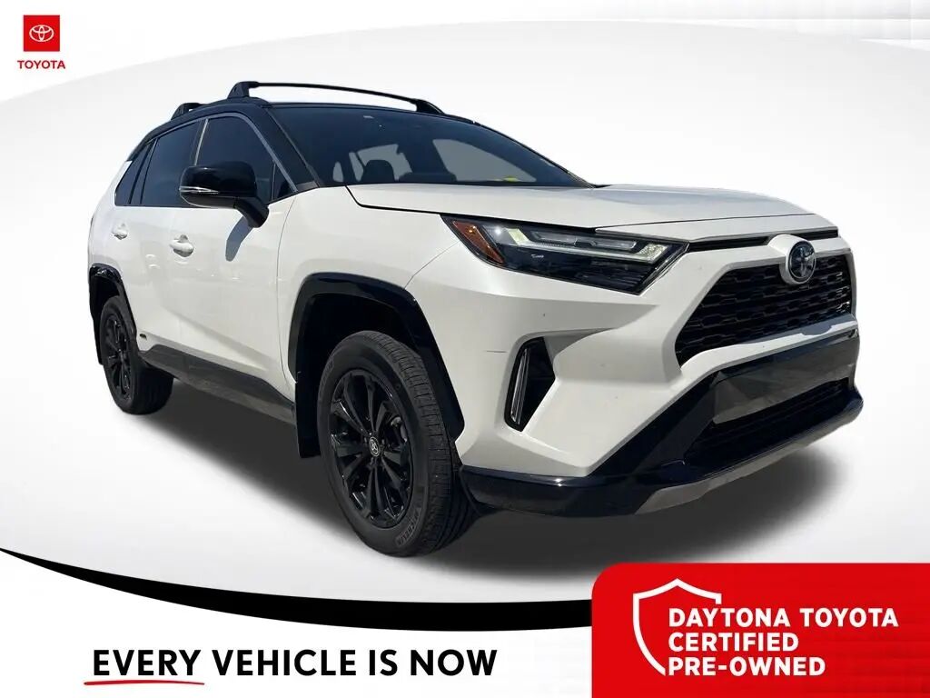 2024 Toyota RAV4 Hybrid XSE — photo 1 of 12