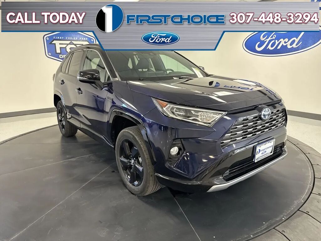 2021 Toyota RAV4 Hybrid XSE — photo 1 of 13