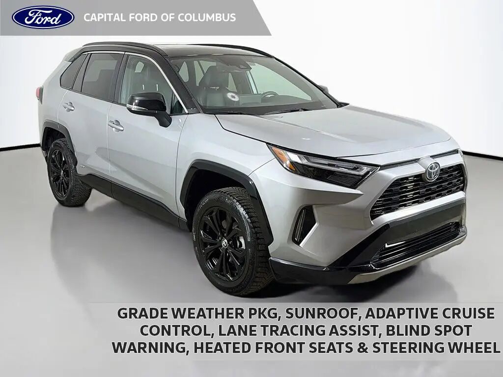 2022 Toyota RAV4 Hybrid XSE — photo 1 of 11