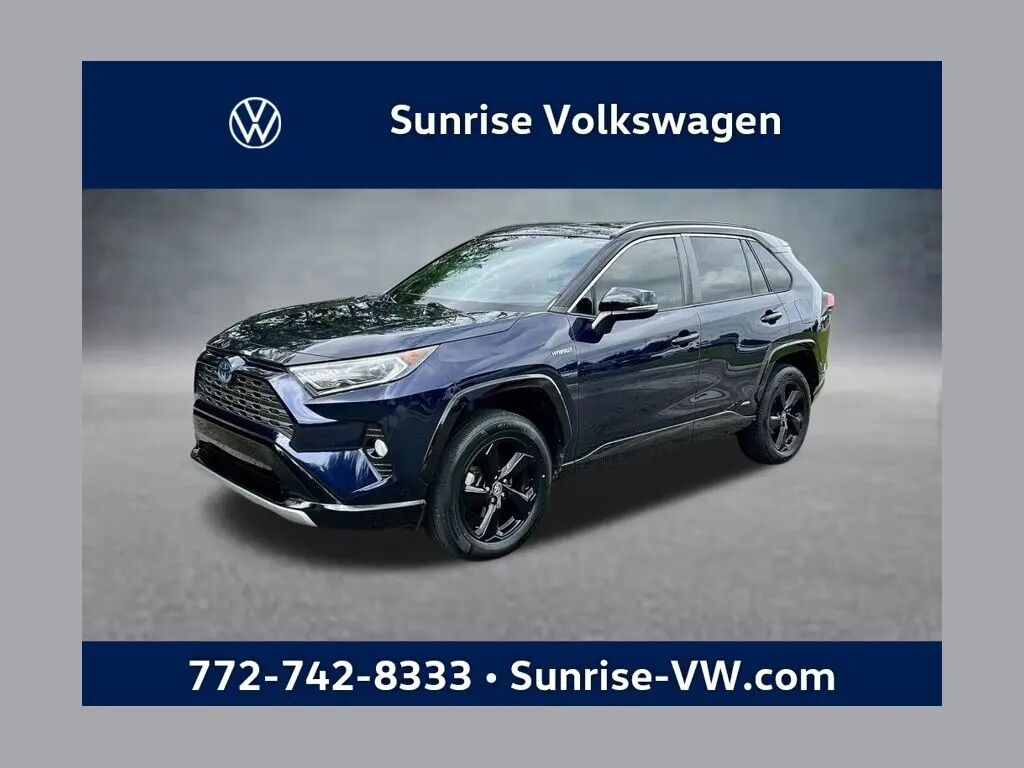 2020 Toyota RAV4 Hybrid XSE — photo 1 of 26