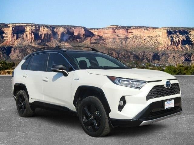 2019 Toyota RAV4 Hybrid XSE — photo 1 of 13