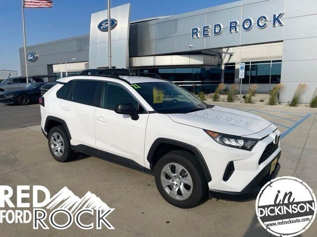 2021 Toyota RAV4 LE — photo 1 of 13