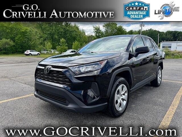 2022 Toyota RAV4 LE AWD (Natl) — photo 1 of 13