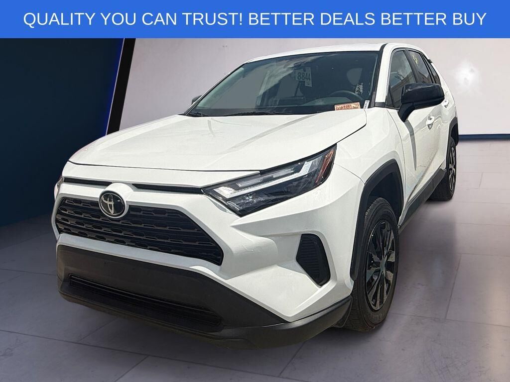 2025 Toyota RAV4 LE — photo 1 of 13