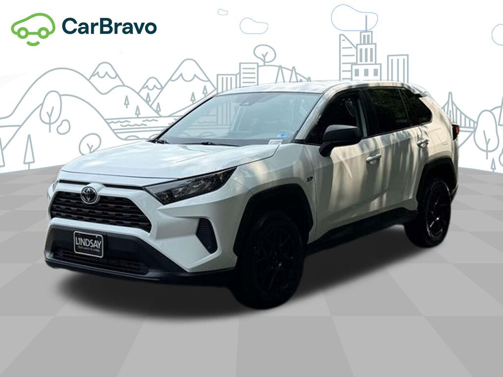 2022 Toyota RAV4 LE — photo 1 of 6