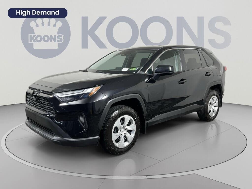 2023 Toyota RAV4 LE — photo 1 of 1