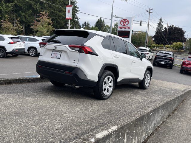 2025 Toyota RAV4 LE
