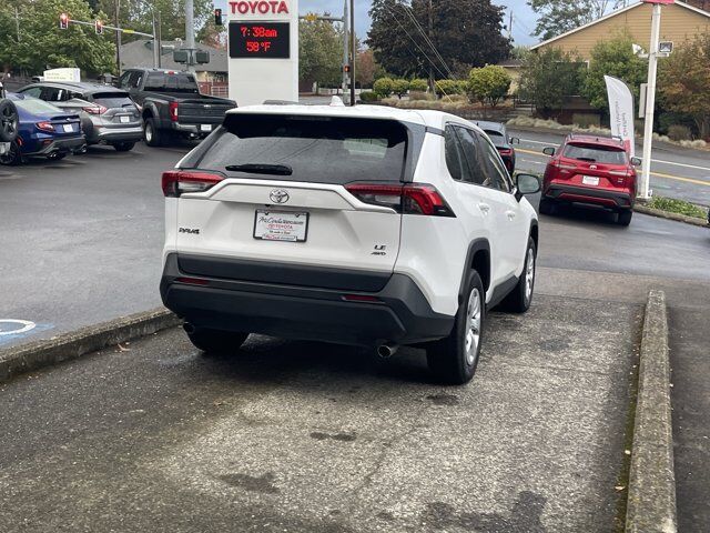 2025 Toyota RAV4 LE