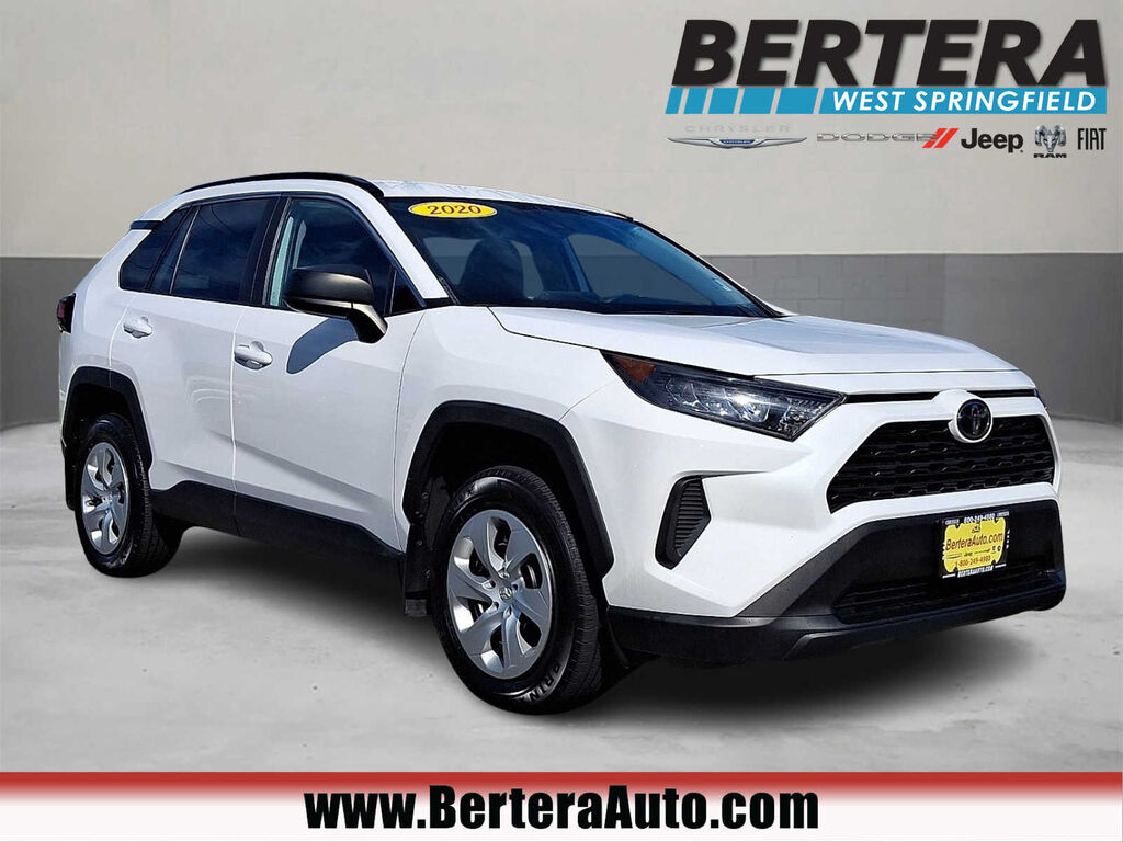 2020 Toyota RAV4 LE — photo 1 of 13
