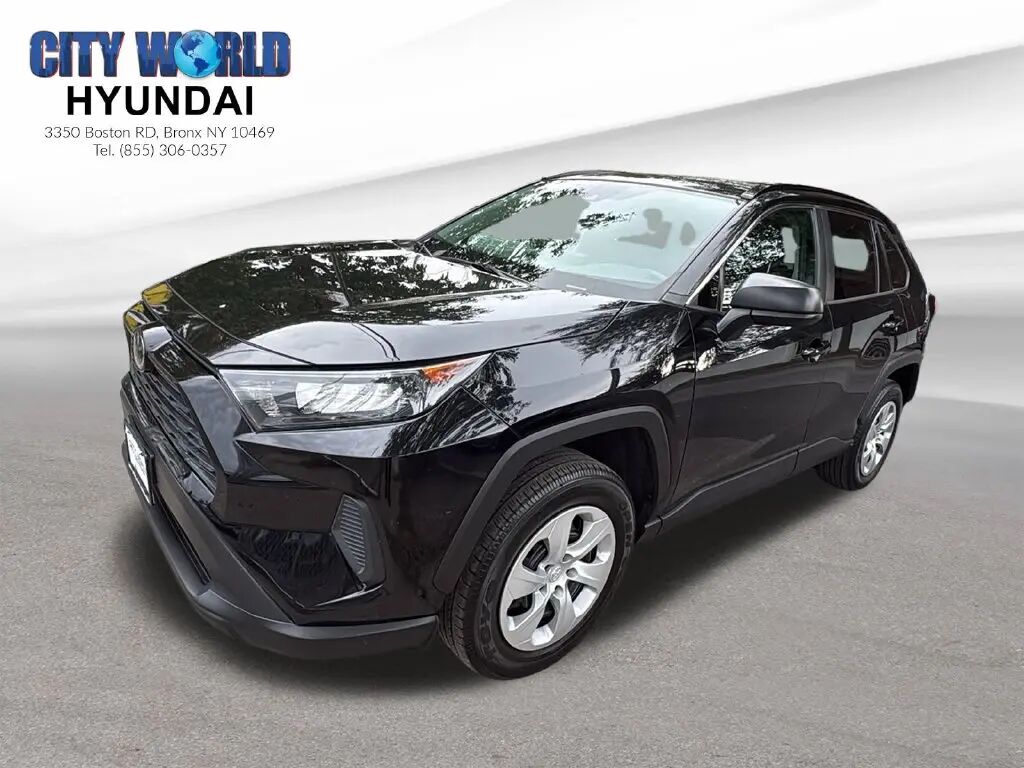 2021 Toyota RAV4 LE — photo 1 of 13