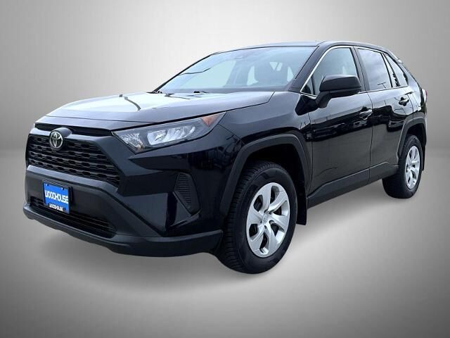 2022 Toyota RAV4 LE — photo 1 of 13