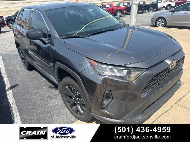 2022 Toyota RAV4 LE — photo 1 of 13
