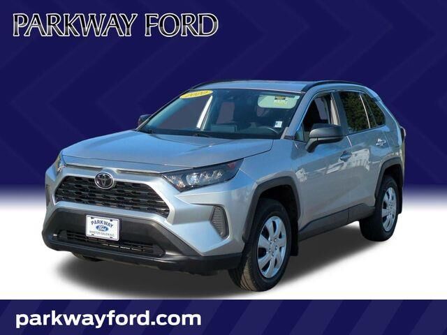 2020 Toyota RAV4 LE — photo 1 of 26