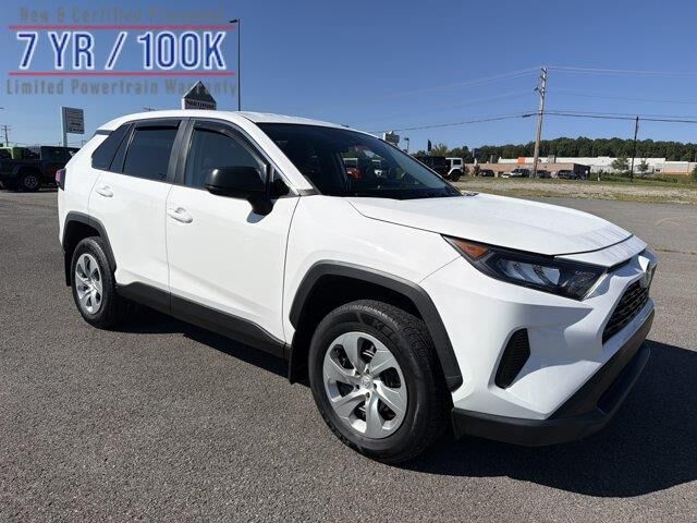 2022 Toyota RAV4 LE — photo 1 of 13