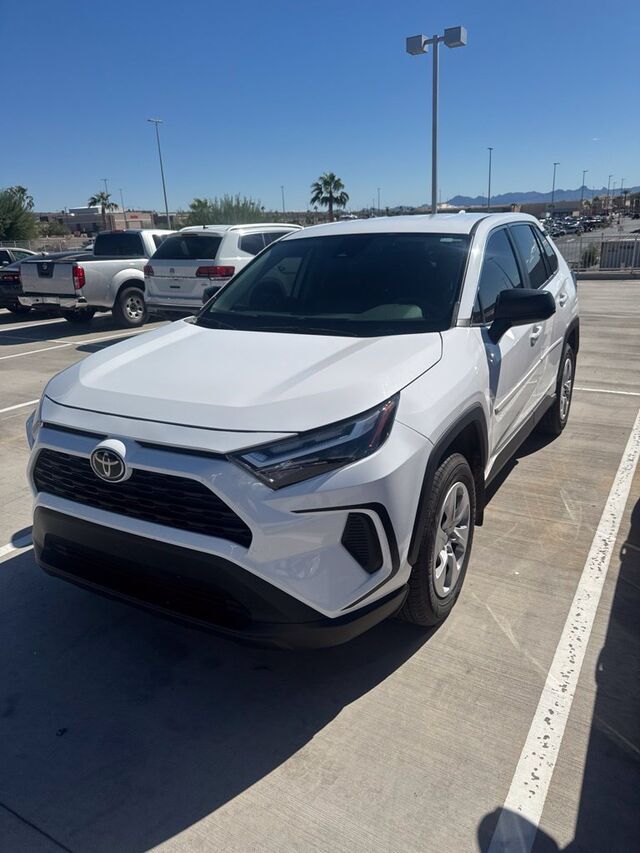 2024 Toyota RAV4 LE