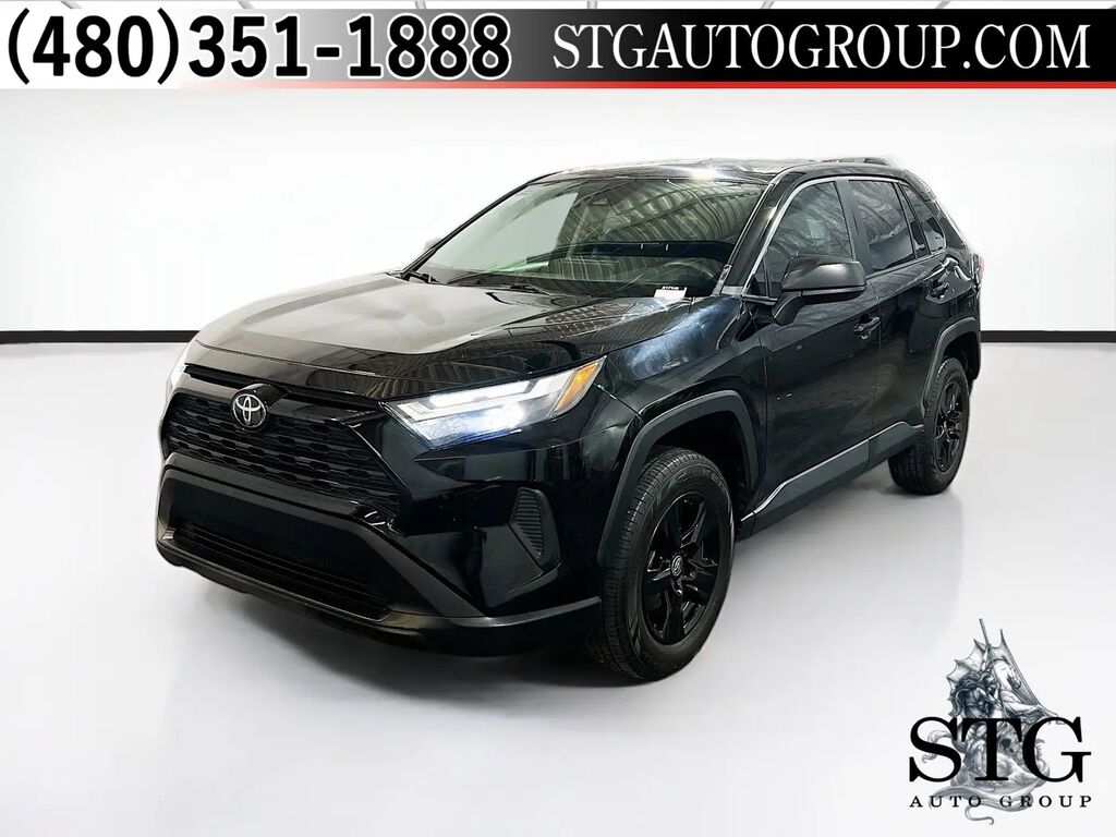2023 Toyota RAV4 LE — photo 1 of 13