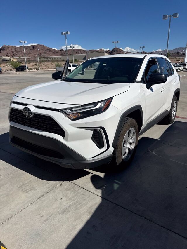 2024 Toyota RAV4 LE