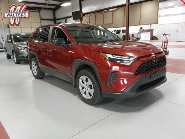 2025 Toyota RAV4 LE — photo 1 of 13