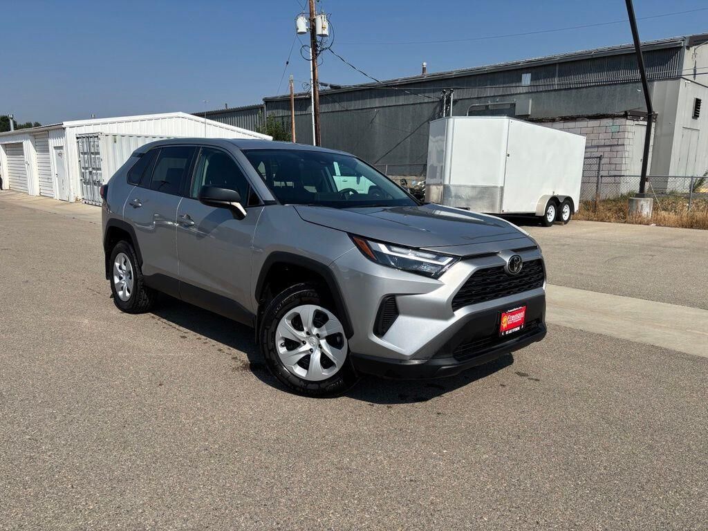 2024 Toyota RAV4 LE — photo 1 of 39