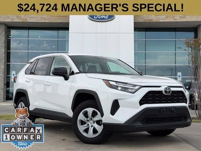 2025 Toyota RAV4 LE