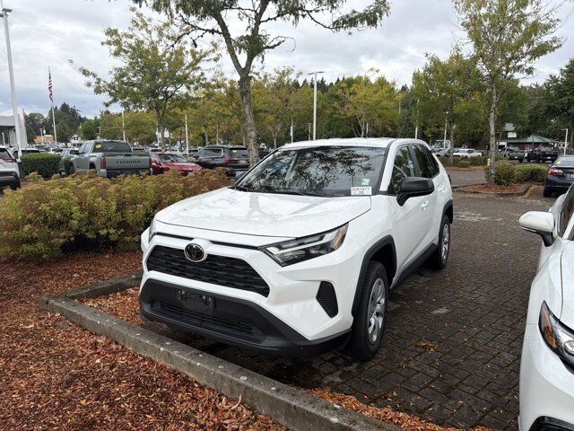 2025 Toyota RAV4 LE