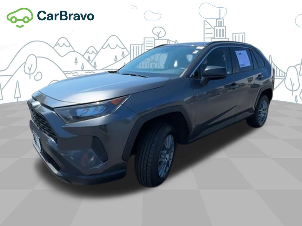 2021 Toyota RAV4 LE — photo 1 of 6