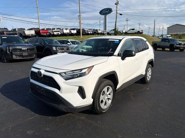 2025 Toyota RAV4 LE