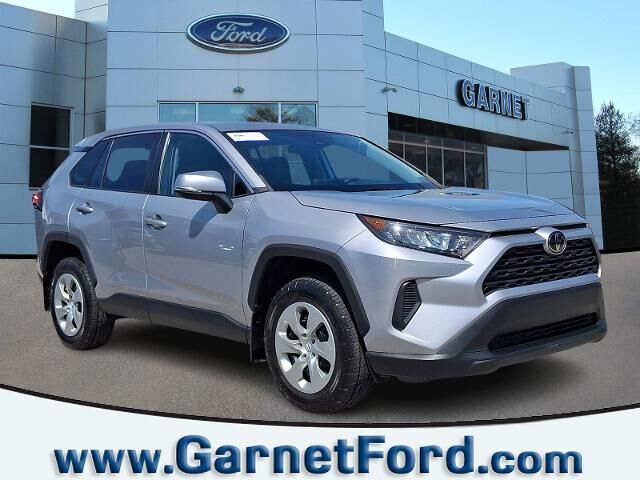 2022 Toyota RAV4 LE — photo 1 of 13
