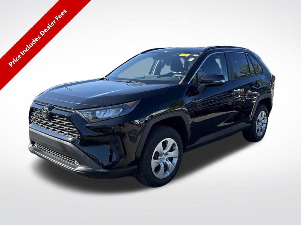 2020 Toyota RAV4 LE — photo 1 of 13