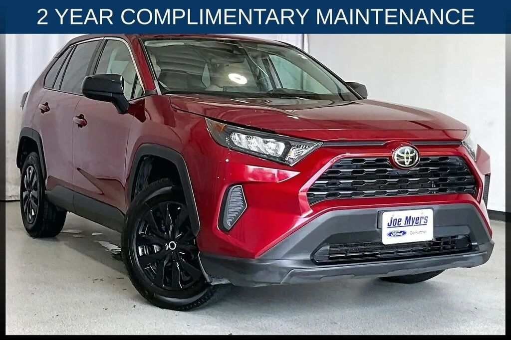 2022 Toyota RAV4 LE — photo 1 of 16