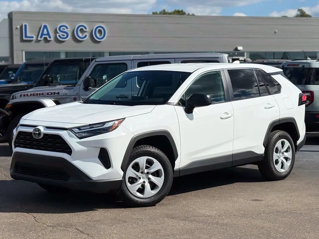 2025 Toyota RAV4 LE — photo 1 of 13