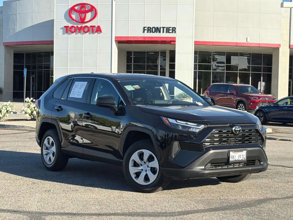 2025 Toyota RAV4 LE — photo 1 of 13